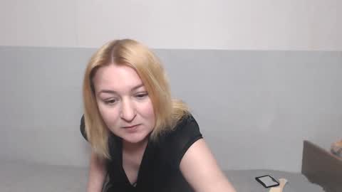 Snapshot of the_basic_instinctt chatting on 9, 3, 2025 Eva online show from 9, 3, 2025