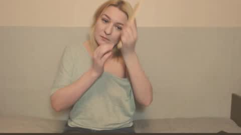 Snapshot of the_basic_instinctt chatting on 28, 10, 2025 Eva online show from 28, 10, 2025