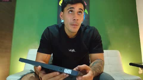 Snapshot of the_golden_boys chatting on 28, 11, 2025 SCOTT THEO KAMERON GENDERSON online show from 28, 11, 2025