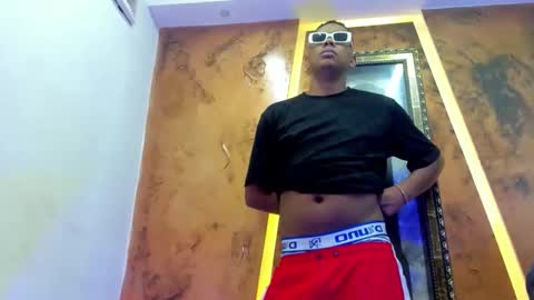 Snapshot of the_hot_boy0 chatting on 12, 11, 2025 the_hot_boy0 online show from 12, 11, 2025