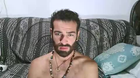 Snapshot of the_nomad_show chatting on 4, 10, 2025 T online show from 4, 10, 2025