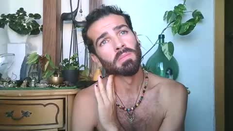 Snapshot of the_nomad_show chatting on 10, 10, 2025 T online show from 10, 10, 2025