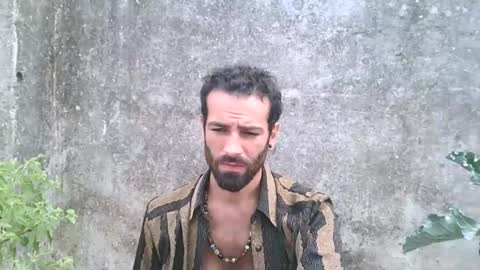 Snapshot of the_nomad_show chatting on 12, 10, 2025 T online show from 12, 10, 2025