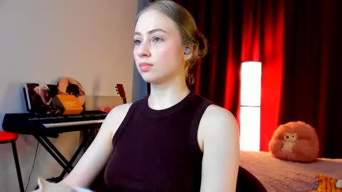 Ally    STREAMING ON TWITCH NOW Check my Twitter for updates online show from 13, 11, 2025