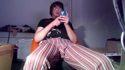 Snapshot of the_vintage_voyeur chatting on 19, 9, 2025 the_vintage_voyeur online show from 19, 9, 2025