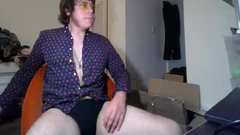 Snapshot of the_vintage_voyeur chatting on 20, 10, 2025 the_vintage_voyeur online show from 20, 10, 2025