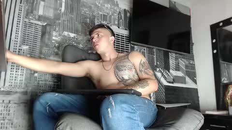 Snapshot of theangelmiguel chatting on 12, 1, 2025 Miguel Angel online show from 12, 1, 2025