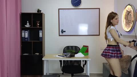 Ncole Emily Calvin and Pepe online show from 16, 12, 2024