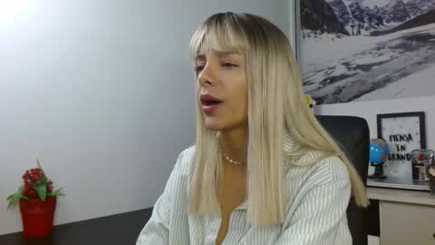 Snapshot of thegodmother_gh chatting on 4, 11, 2025 Peyton online show from 4, 11, 2025