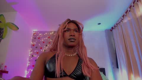 Snapshot of thegoldenbitch chatting on 17, 1, 2025 Goldie online show from 17, 1, 2025