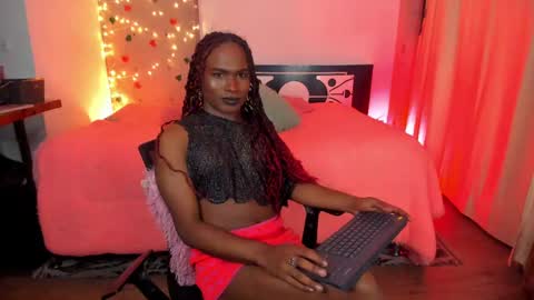 Snapshot of thegoldenbitch chatting on 5, 3, 2025 Goldie online show from 5, 3, 2025