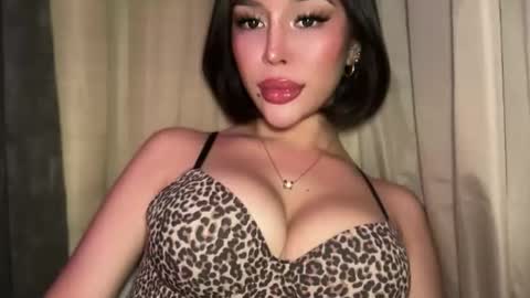 Elle  dont forget to folloW me and thumbs up online show from 19, 3, 2026