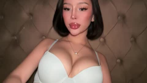 Elle  dont forget to folloW me and thumbs up online show from 1, 4, 2026