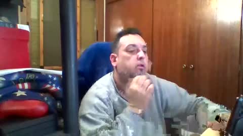 Snapshot of thekier chatting on 1, 1, 2025 thekier online show from 1, 1, 2025