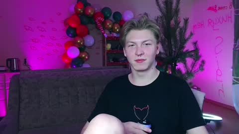 Snapshot of themikesever chatting on 5, 1, 2025 Sever online show from 5, 1, 2025