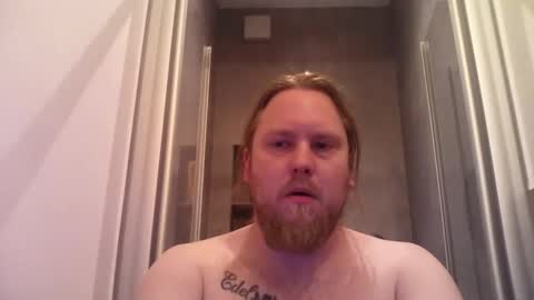 Snapshot of thenewdude1992 chatting on 7, 4, 2026 thenewdude1992 online show from 7, 4, 2026