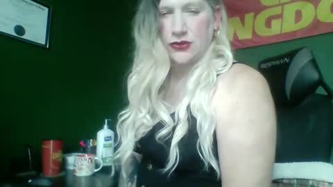 Snapshot of thenickshow chatting on 12, 2, 2025 Nikki CD online show from 12, 2, 2025