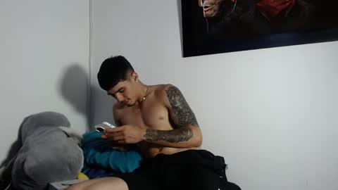 theo_levis online show from 2, 4, 2026