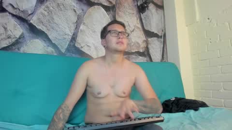 Theo online show from 24, 4, 2026