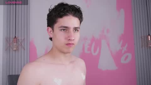 Snapshot of theohawke_ chatting on 19, 1, 2025 THEO- MATEO online show from 19, 1, 2025