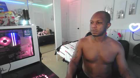 Snapshot of thepluglove chatting on 14, 12, 2025 The Plug Love Friends online show from 14, 12, 2025