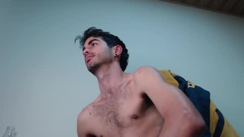 Santiago Enrique online show from 5, 2, 2026