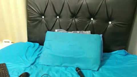 Snapshot of theshybaddie chatting on 10, 9, 2025 theshybaddie online show from 10, 9, 2025