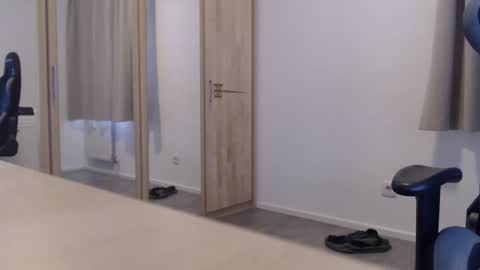 theskylake1 online show from 27, 4, 2026