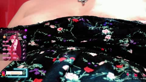 Snapshot of thesweethari chatting on 15, 1, 2025 I dont do real meetings My bio online show from 15, 1, 2025