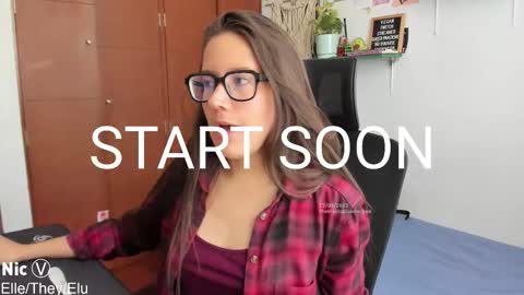 Snapshot of thetropicalseduction chatting on 17, 9, 2025 Nicole online show from 17, 9, 2025