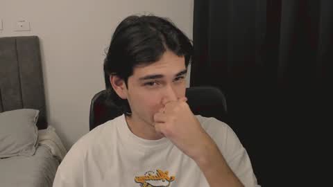 thiaan__ online show from 18, 12, 2024