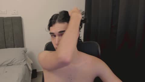 thiaan__ online show from 31, 12, 2024