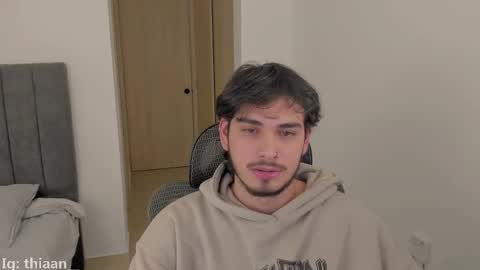 thiaan__ online show from 18, 9, 2025