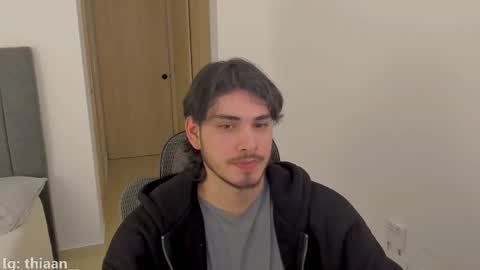 thiaan__ online show from 19, 10, 2025