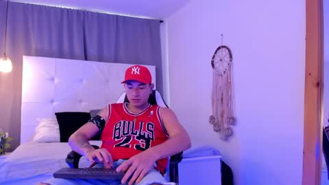 Thiago  online show from 8, 4, 2026