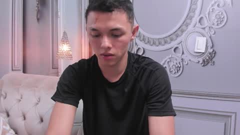 Snapshot of thiago_dior chatting on 16, 10, 2025 thiago_dior online show from 16, 10, 2025