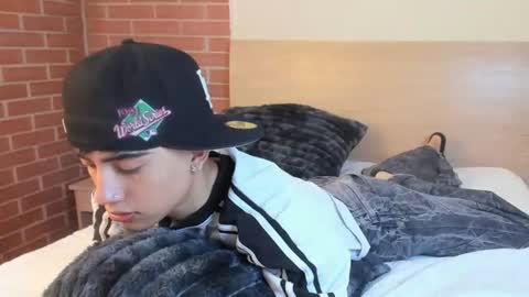 Snapshot of thiago_dv chatting on 18, 7, 2026 Thiago online show from 18, 7, 2026