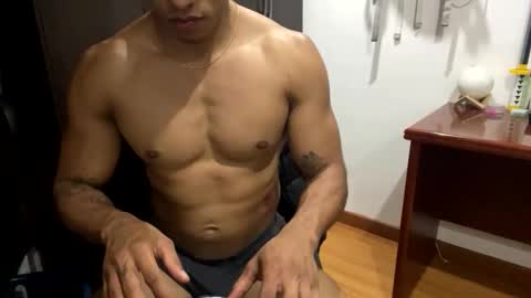 Snapshot of thiago_happy chatting on 18, 12, 2025 thiago_happy online show from 18, 12, 2025