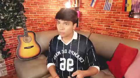 Snapshot of thiago_kozak chatting on 7, 7, 2026 thiago online show from 7, 7, 2026