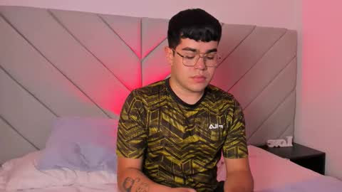 Snapshot of thiago_occonor chatting on 12, 11, 2025 thiago_occonor online show from 12, 11, 2025