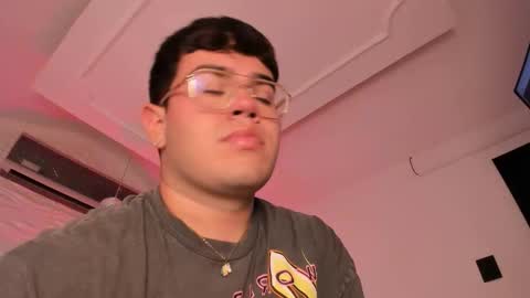 Snapshot of thiago_occonor chatting on 15, 11, 2025 thiago_occonor online show from 15, 11, 2025