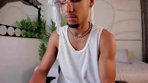 ThiagoFerreti online show from 15, 10, 2025