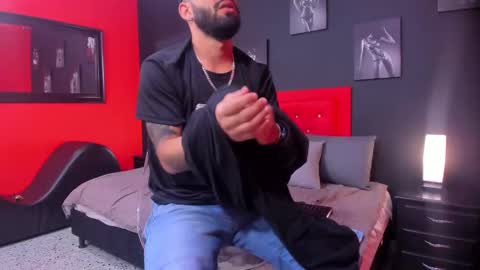 Thia Gomez online show from 30, 10, 2025