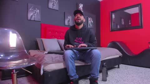 Thia Gomez online show from 24, 11, 2025