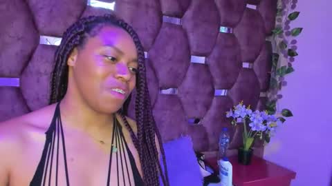 thiana_taylor online show from 2, 12, 2025