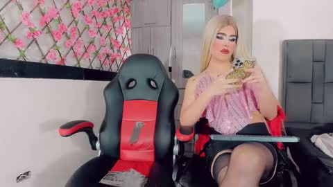 Snapshot of thiara_veky chatting on 17, 12, 2025 Thiara online show from 17, 12, 2025