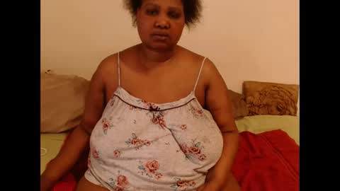 Snapshot of thicksexymellons chatting on 27, 9, 2025 Pat online show from 27, 9, 2025
