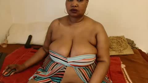 Snapshot of thicksexymellons chatting on 21, 11, 2025 Pat online show from 21, 11, 2025