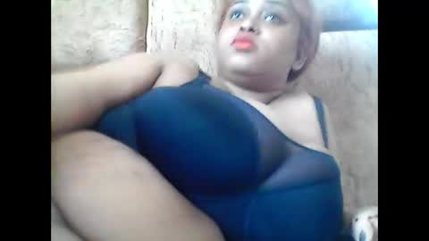 thicky_sandra online show from 16, 2, 2026