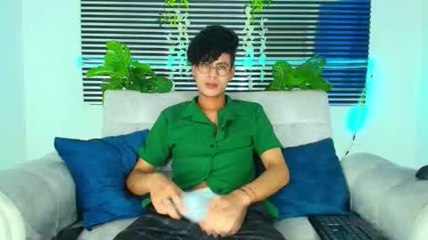 Thiago Saenzz online show from 5, 2, 2026